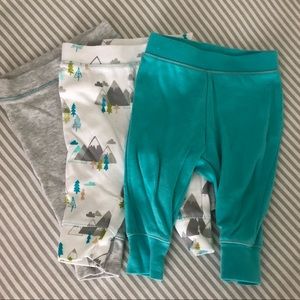 3 pair of sweatpants size 3-6 months